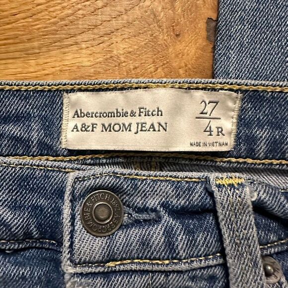 Abercrombie & Fitch mom Jean 27/4 buttonfly distressed medium wash - Picture 2 of 10